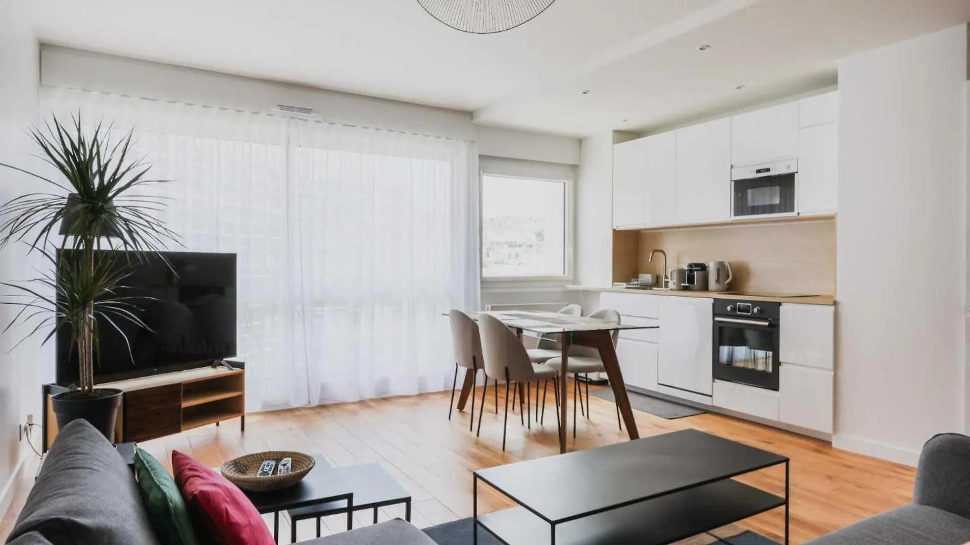 Apartment Exceptional Apt 2 Balconies - 2Bd 4P - Montmartre Paris