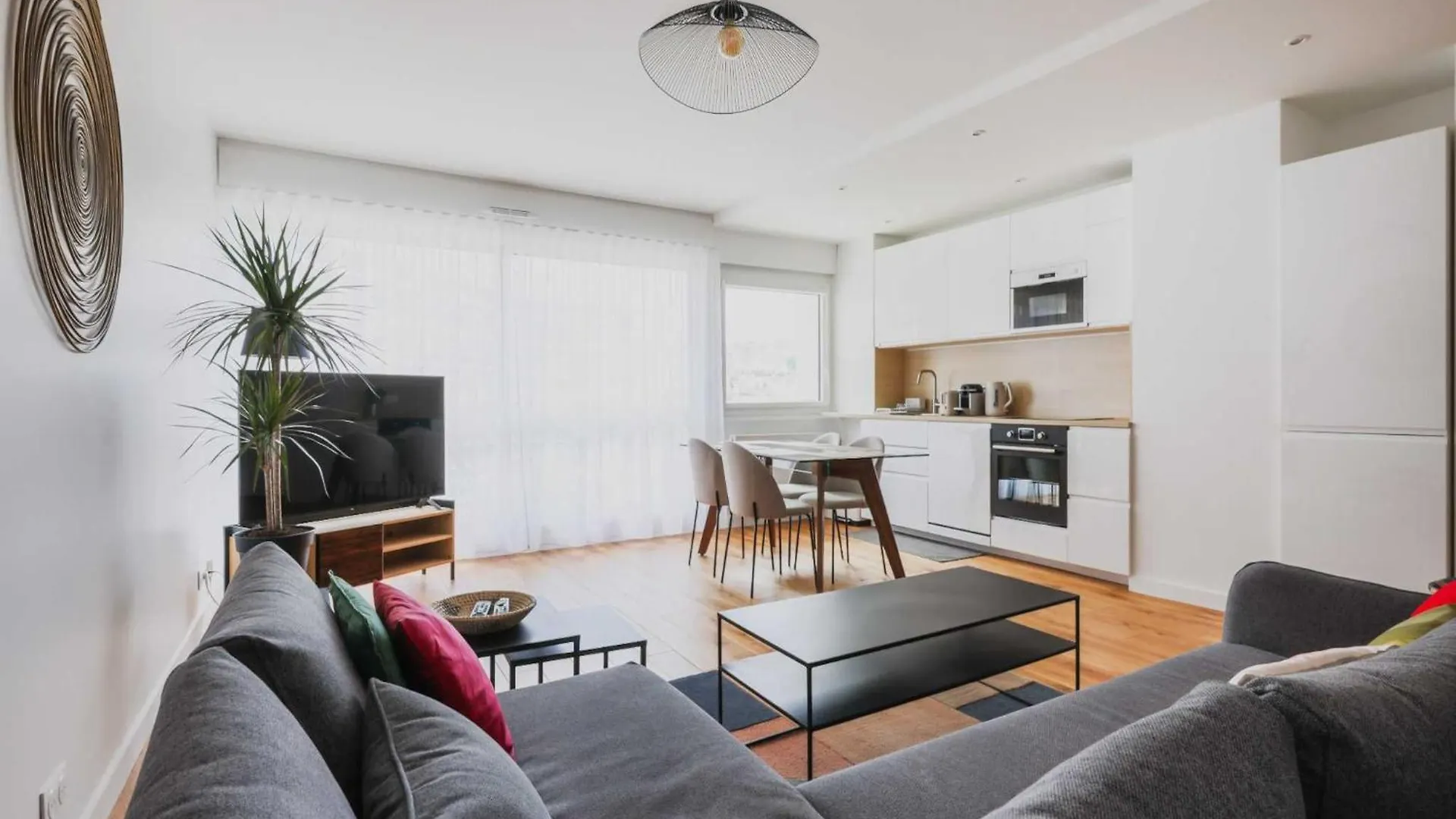 Exceptional Apt 2 Balconies - 2Bd 4P - Montmartre Paris Apartment