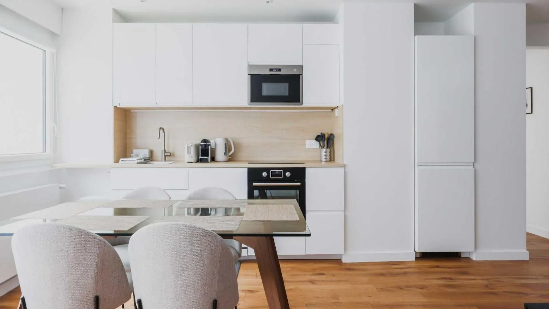 Apartment Exceptional Apt 2 Balconies - 2Bd 4P - Montmartre Paris France