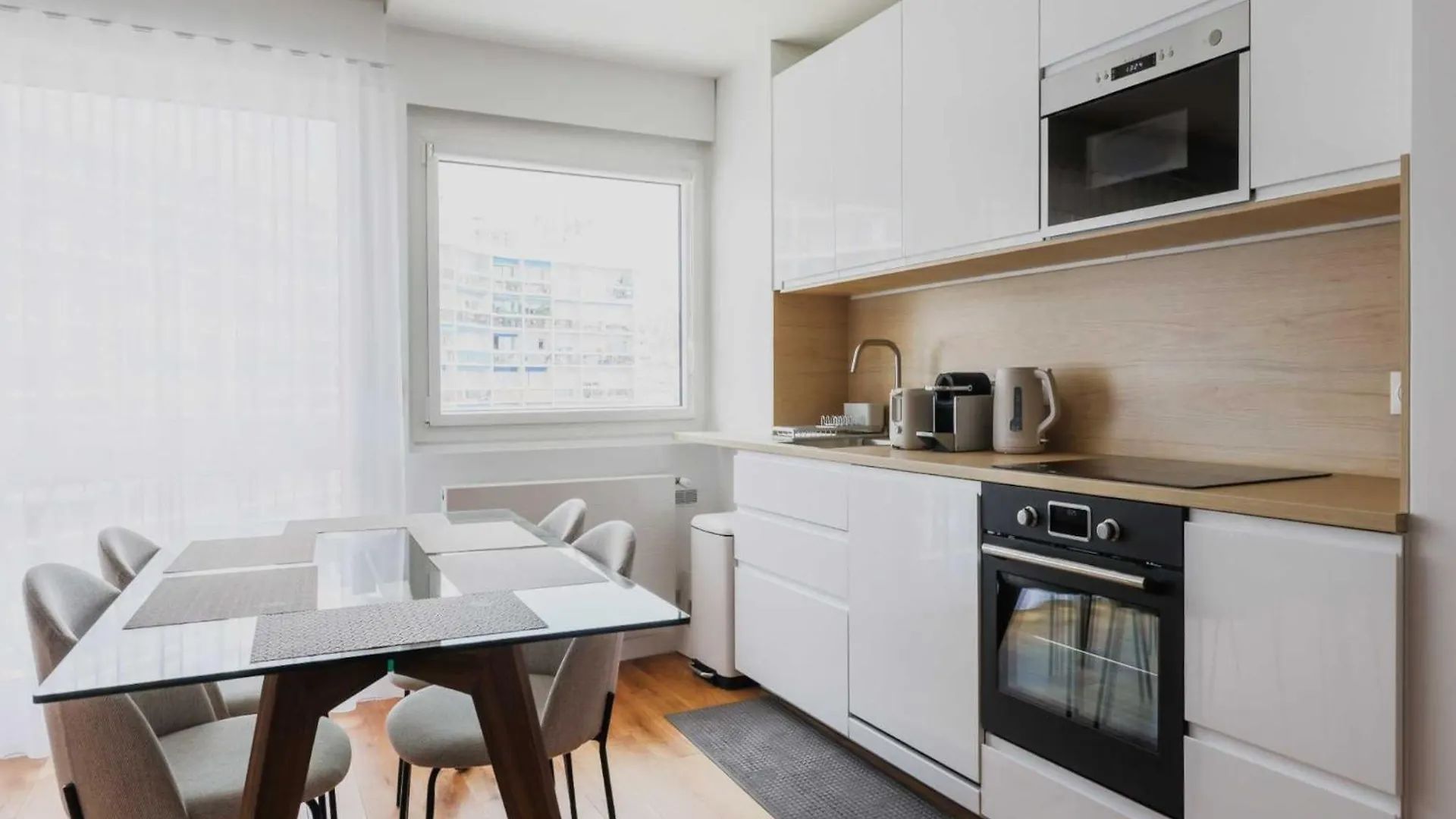 Apartment Exceptional Apt 2 Balconies - 2Bd 4P - Montmartre Paris